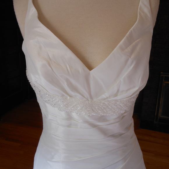 Atelier Diagonal by Pronovias Wedding Dress 5018 - Picture 6 of 8